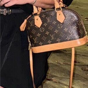 Louis Vuitton Alma BB 

Bought directly from Louis Vuitton website in 2019